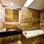 Tsarevets Boutique & Хотел 4*