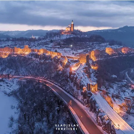 Tsarevets Boutique & מלון 4*