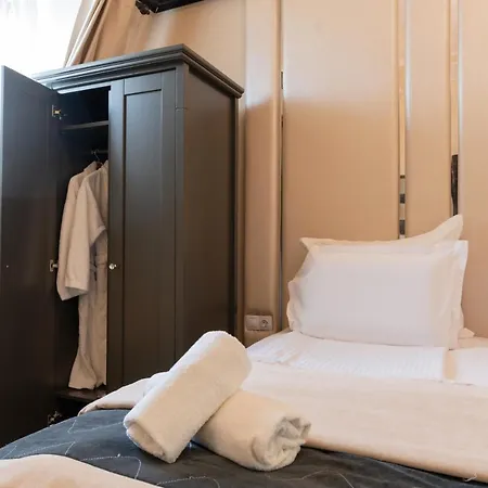 Tsarevets Boutique & וליקו טורנובו