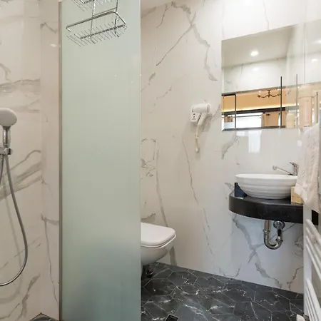 Tsarevets Boutique & Отель