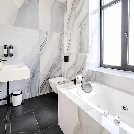 Tsarevets Boutique & Хотел 4*
